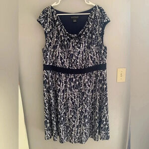 Woman’s Jessica Howard Vintage Navy &White Floral MIDI Stretch Jersey Plus Dress